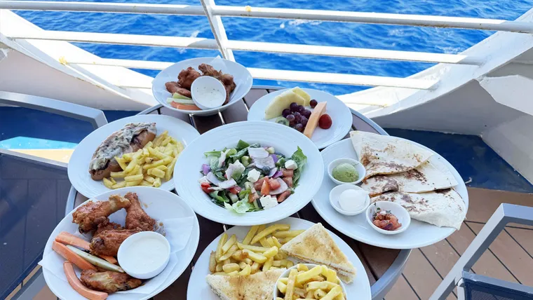 You may get fined €60 for leaving the buffet with food